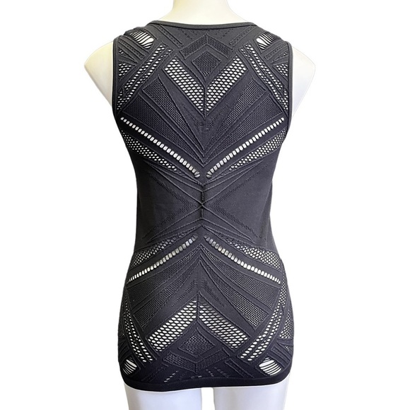 FABLETICS Black Fitted Tank Small Cutouts - Picture 5 of 8